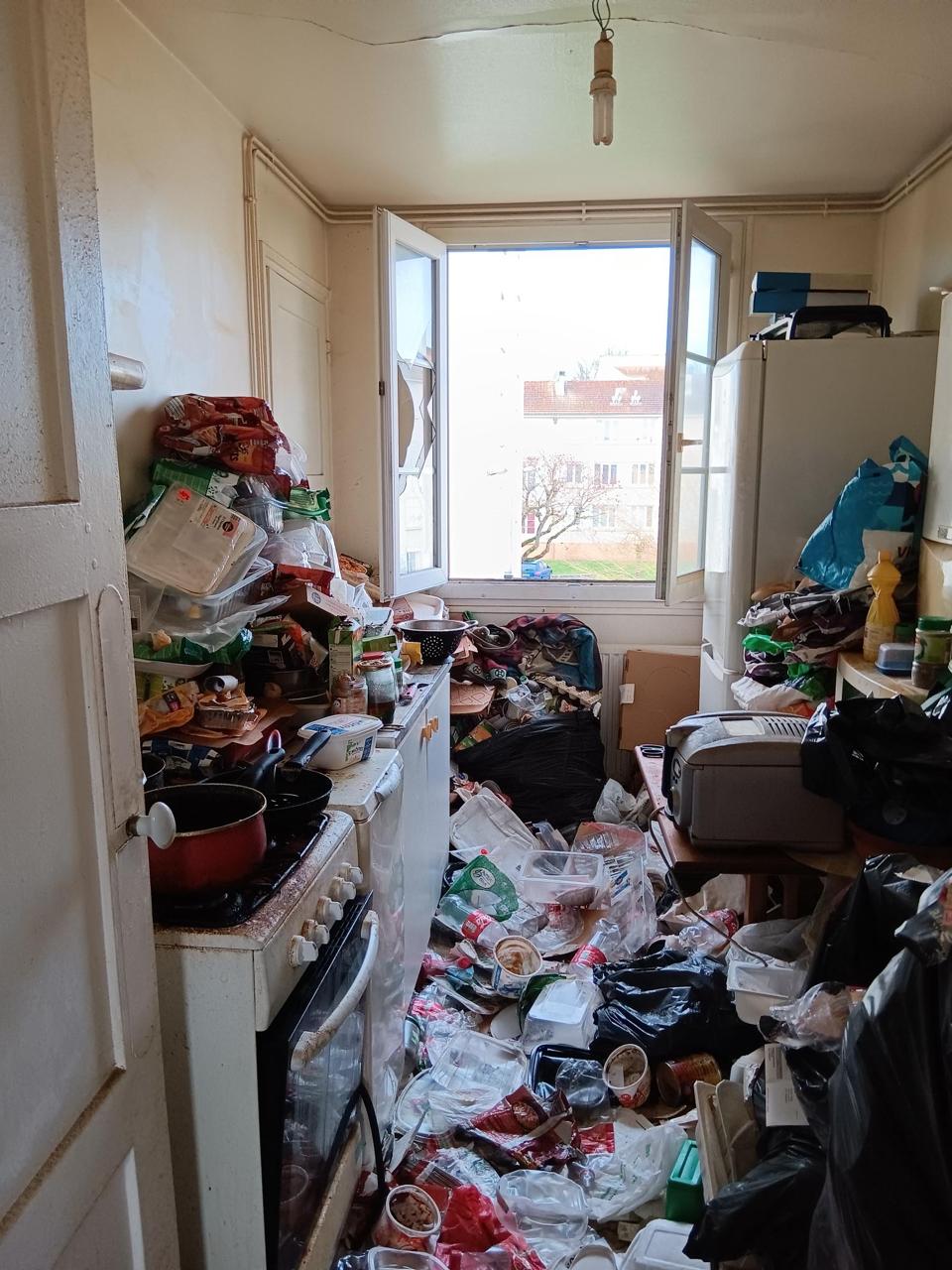 Nettoyage après homicide : étapes essentielles pour une intervention réussie IMG 20241217 WA0040